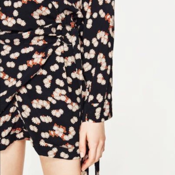 NWOT ZARA FLORAL FLOWING PRINTED JUMPSUIT ROMPER - Picture 6 of 7